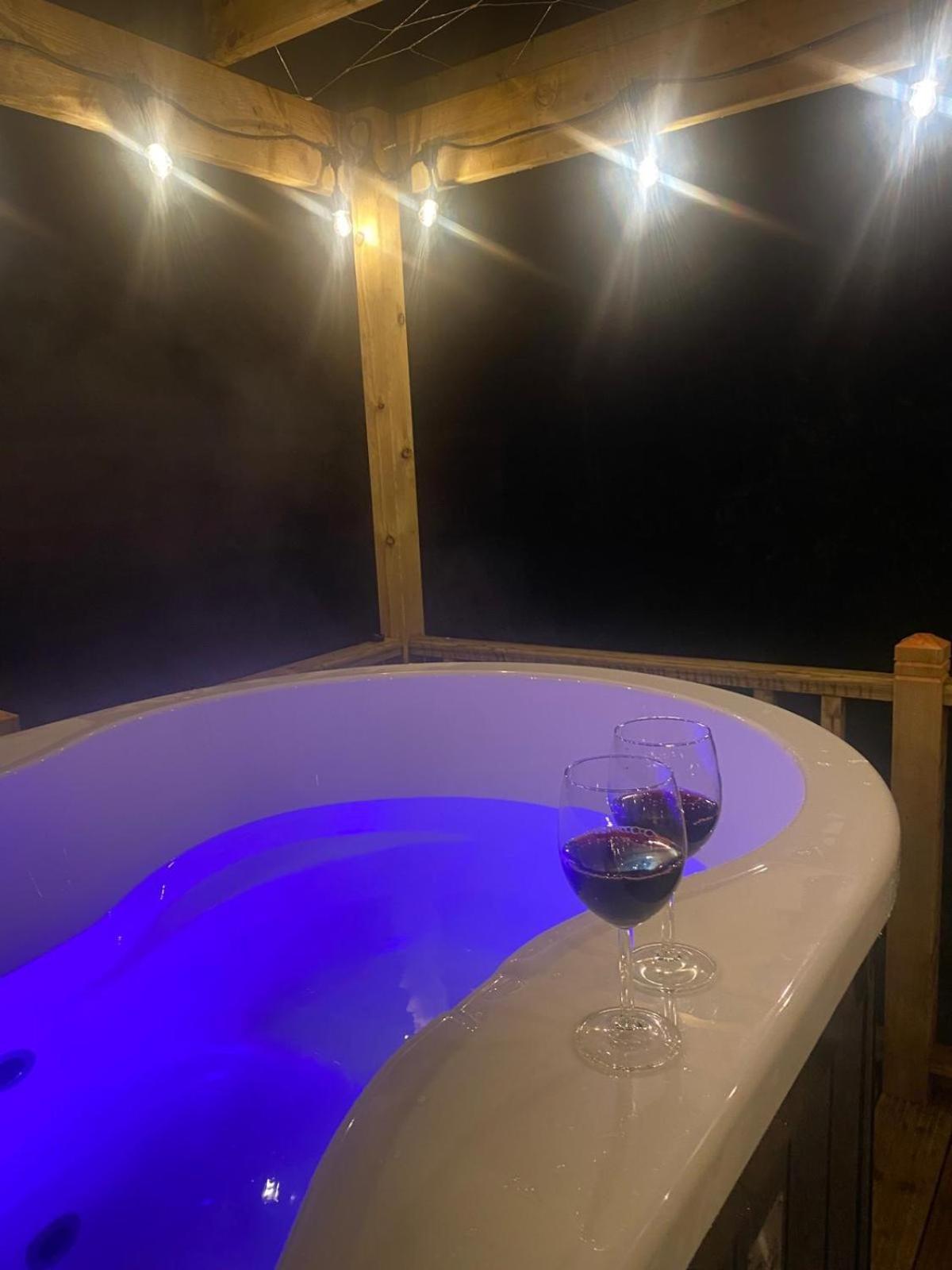 Hotel Campsie Luxury Pods With Hot Tub Glasgow Exterior foto